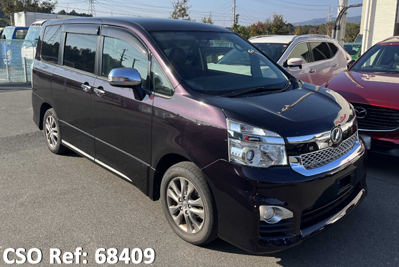Toyota / Voxy 2013